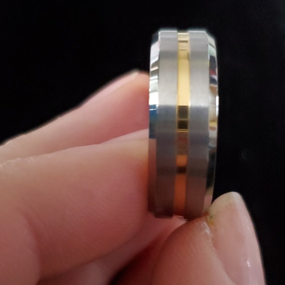 Titanium ring - Picture 2 of 3